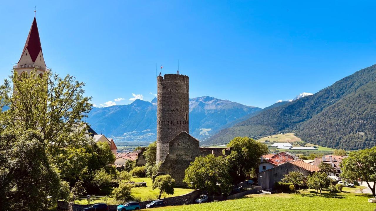 Hotel Tyrol Malles Venosta Esterno foto